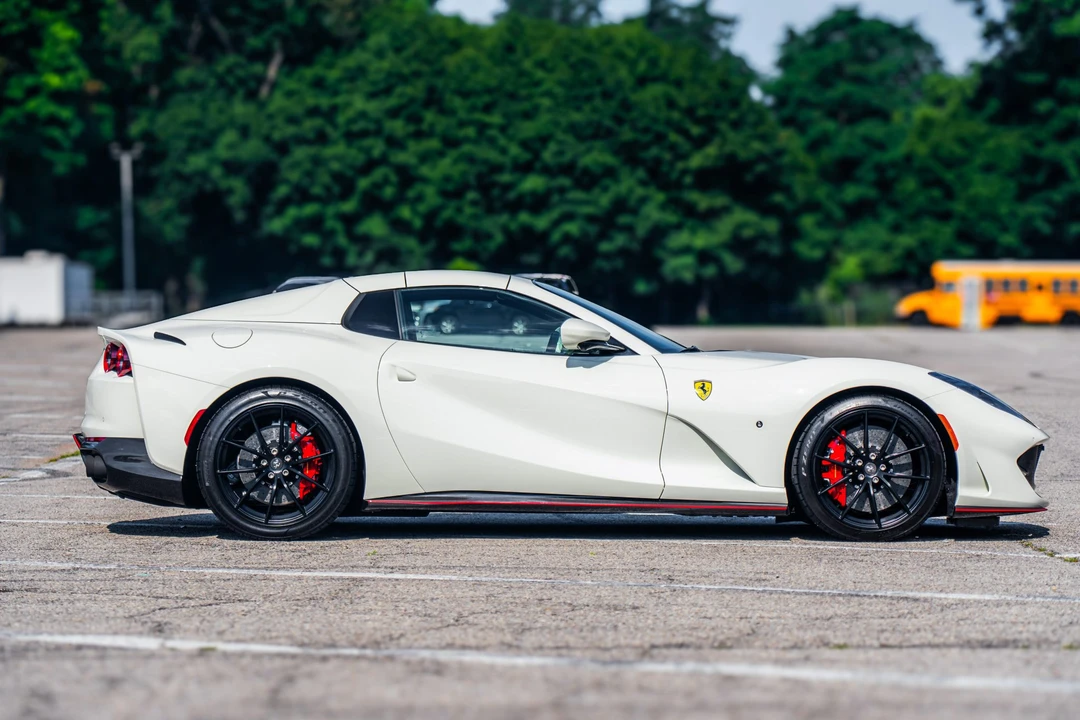 2022 Ferrari 812 GTS - Image 14 of 31