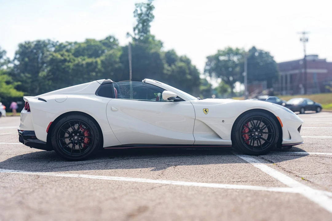2022 Ferrari 812 GTS - Image 5 of 31