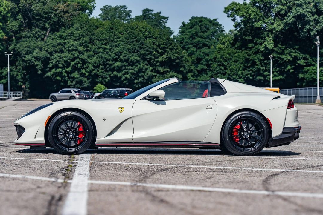 2022 Ferrari 812 GTS - Image 9 of 31