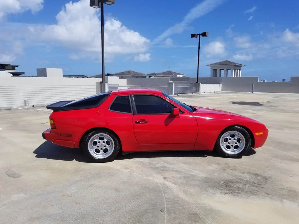 1986 Porsche 944 Turbo - Image 14 of 31