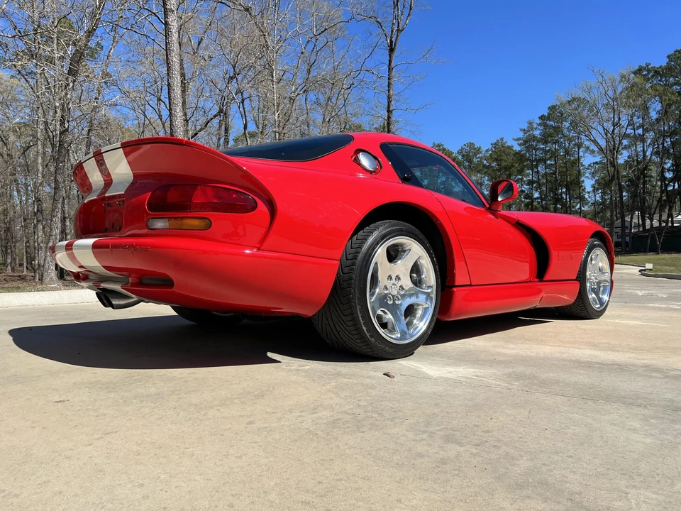 2002 Dodge Viper GTS 2nd Gen - Image 23 of 31