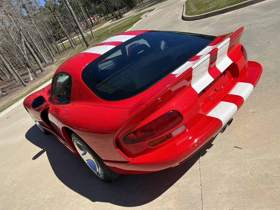 2002 Dodge Viper GTS 2nd Gen - Image 16 of 31