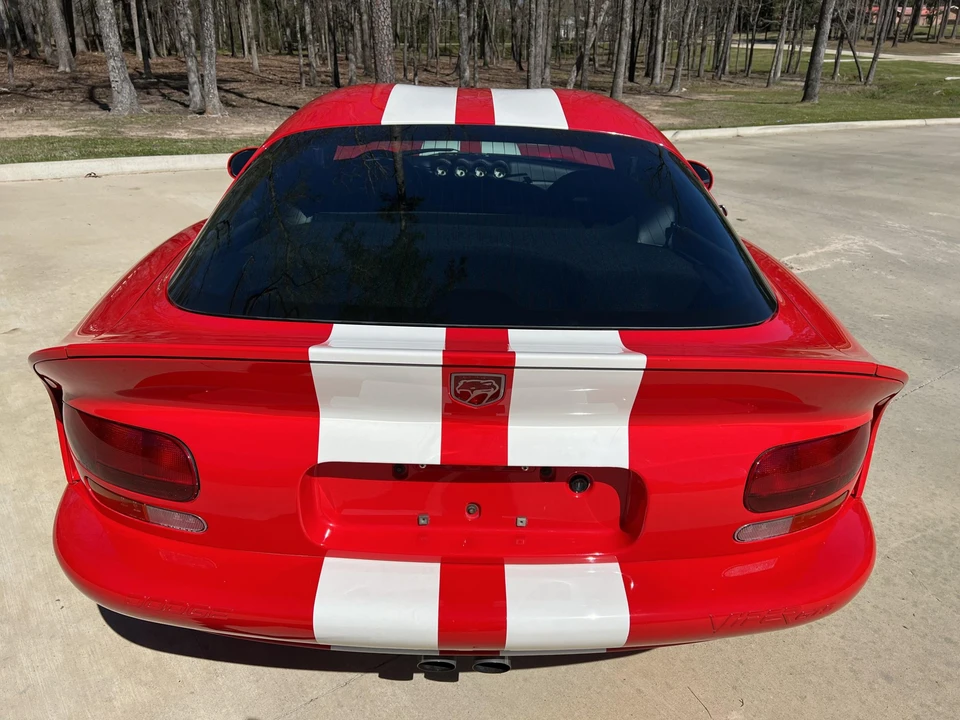2002 Dodge Viper GTS 2nd Gen - Image 17 of 31