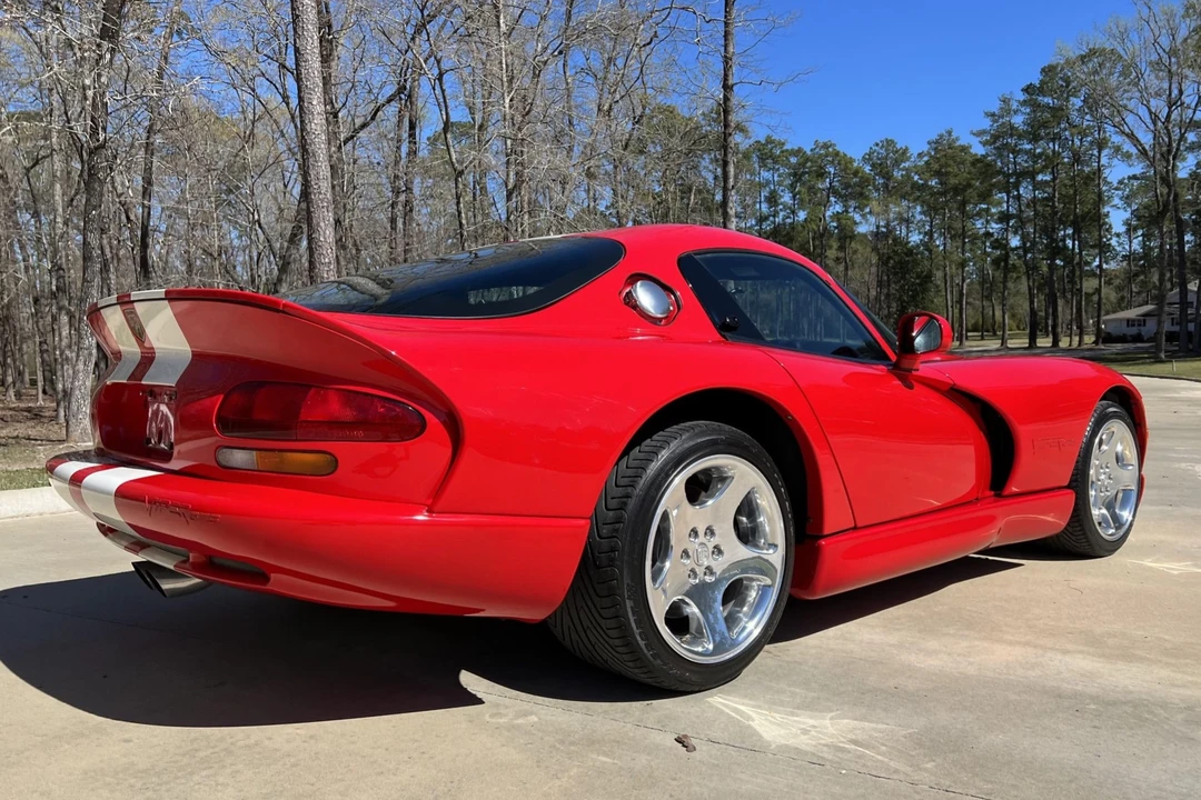 2002 Dodge Viper GTS 2nd Gen - Image 24 of 31