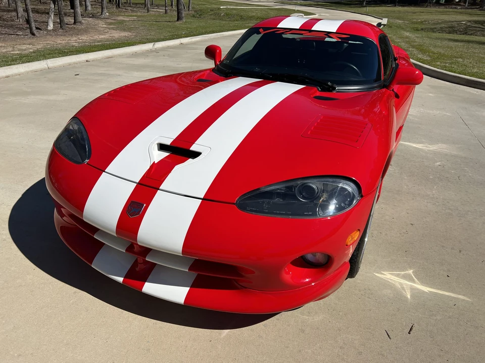 2002 Dodge Viper GTS 2nd Gen - Image 2 of 31