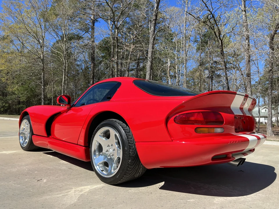 2002 Dodge Viper GTS 2nd Gen - Image 14 of 31