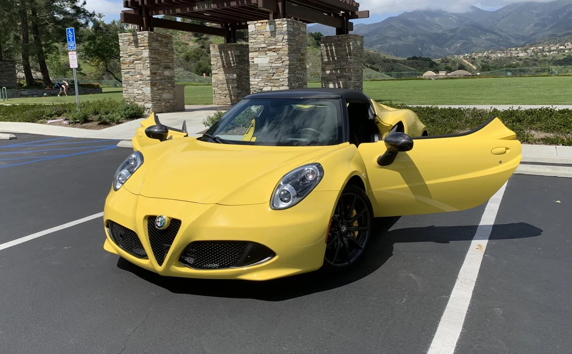 2016 Alfa Romeo 4C Spider - Image 18 of 31