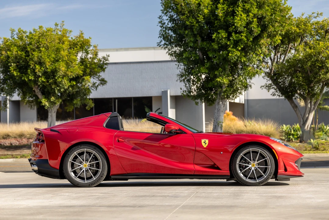 2022 Ferrari 812 GTS - Image 16 of 31