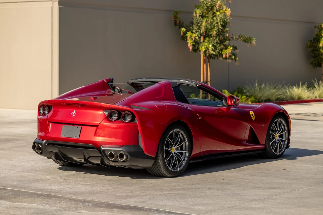 2022 Ferrari 812 GTS - Image 14 of 31