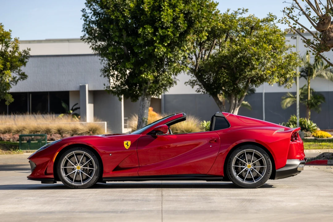 2022 Ferrari 812 GTS - Image 5 of 31