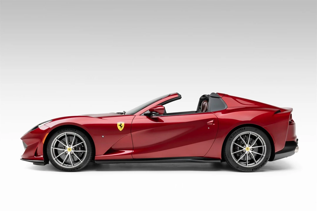 2022 Ferrari 812 GTS - Image 26 of 31