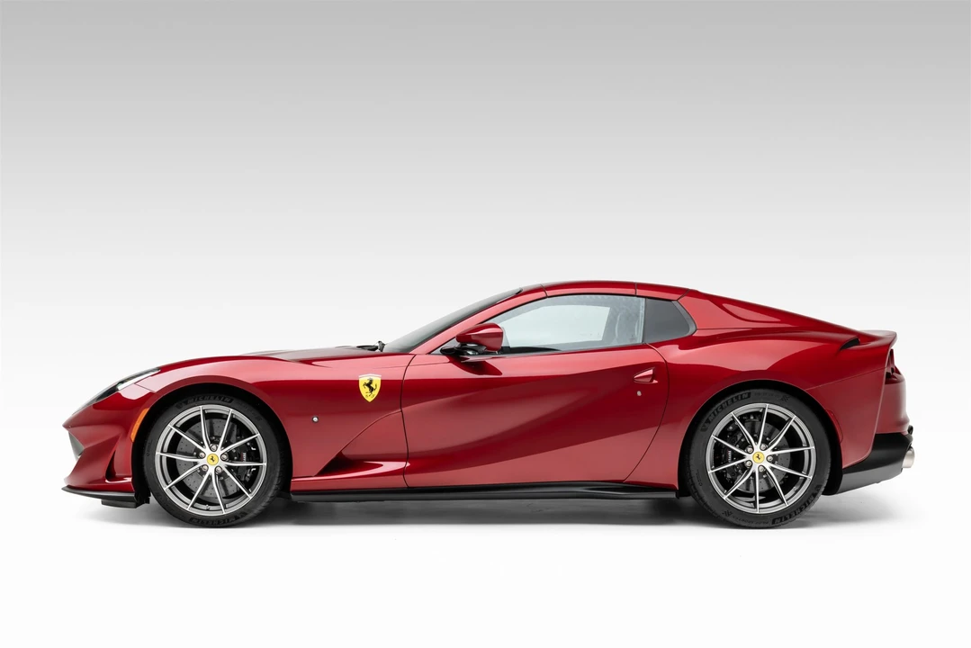 2022 Ferrari 812 GTS - Image 27 of 31