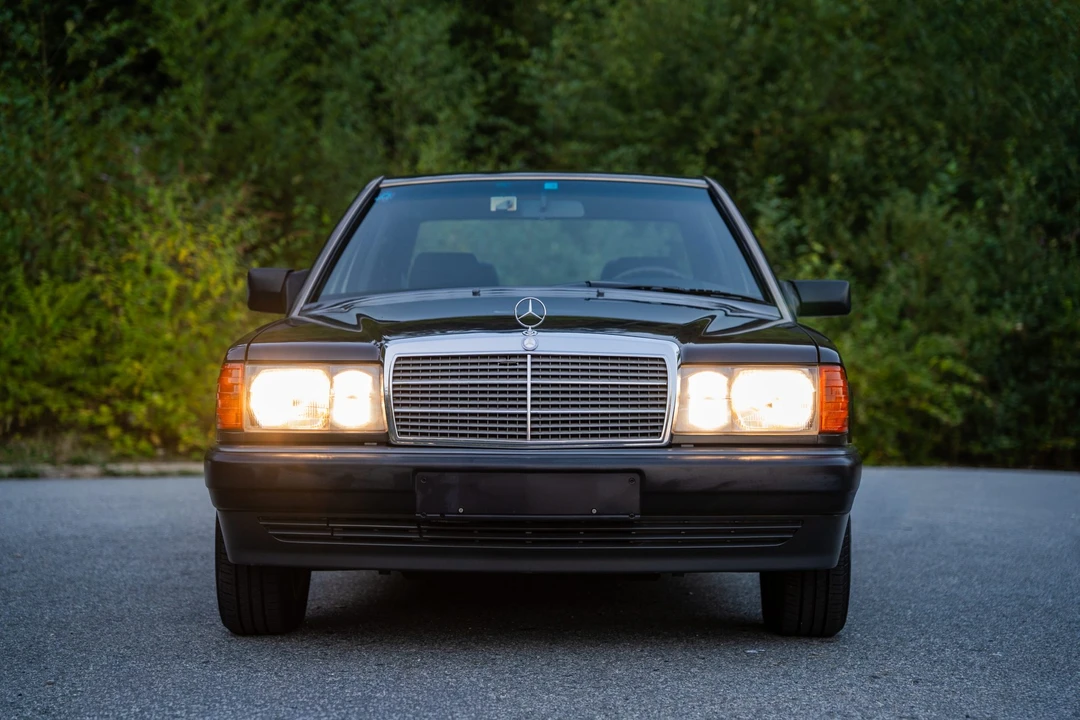 1991 Mercedes-Benz 190E - Image 13 of 31