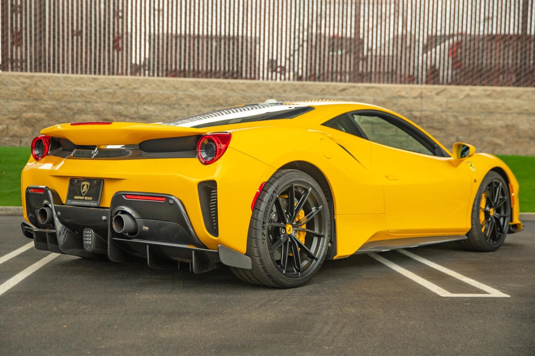 2020 Ferrari 488 Pista - Image 12 of 31
