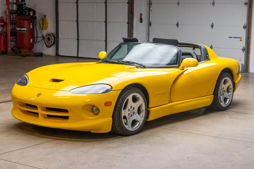 2001 Dodge Viper 2nd Gen - Image 2 of 31