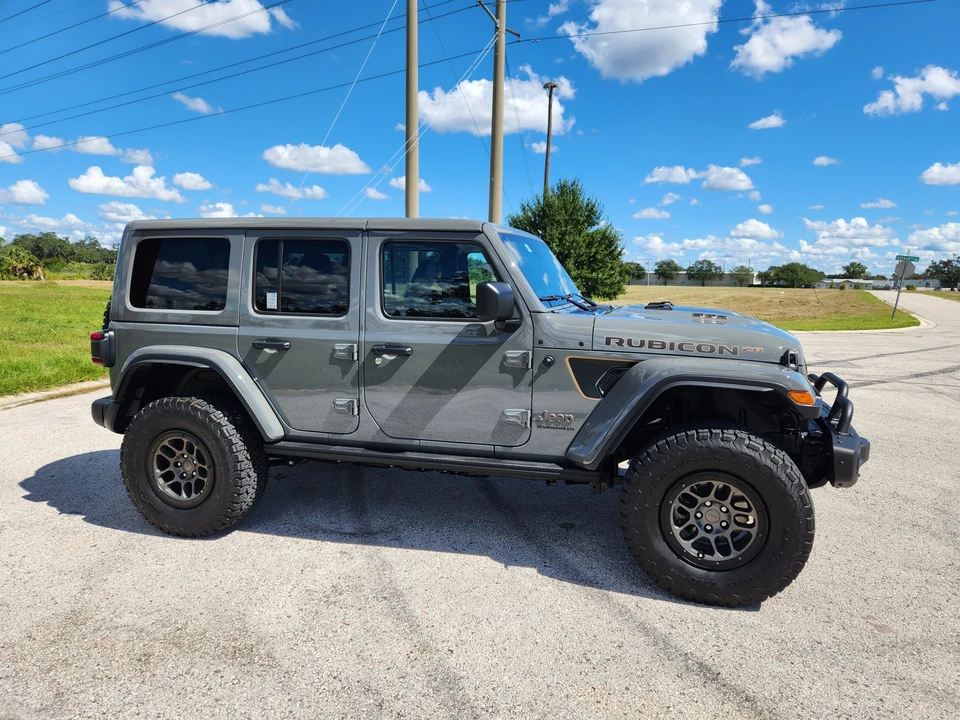 2023 Jeep JL Wrangler - Image 9 of 31
