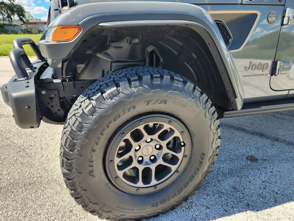 2023 Jeep JL Wrangler - Image 21 of 31