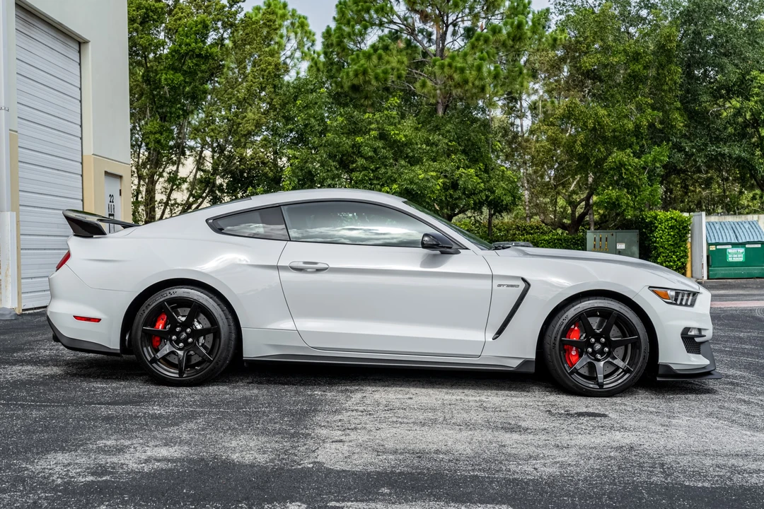 2017 Ford S550 Shelby Mustang GT350R - Image 5 of 31