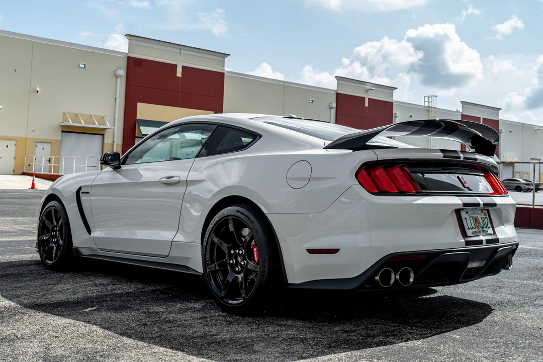 2017 Ford S550 Shelby Mustang GT350R - Image 8 of 31