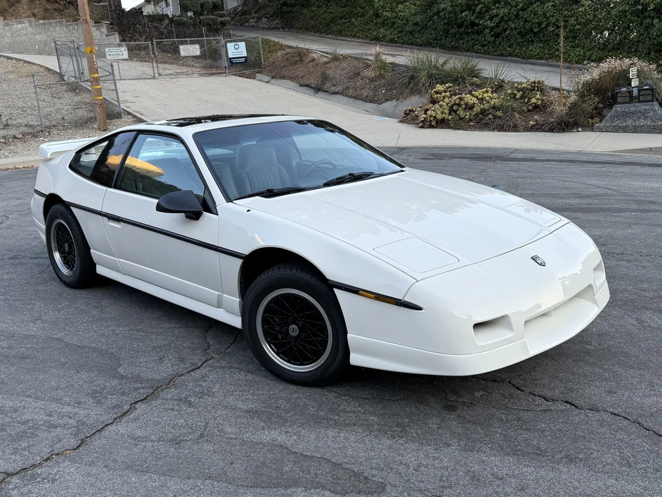 1988 Pontiac Fiero GT - Image 5 of 31