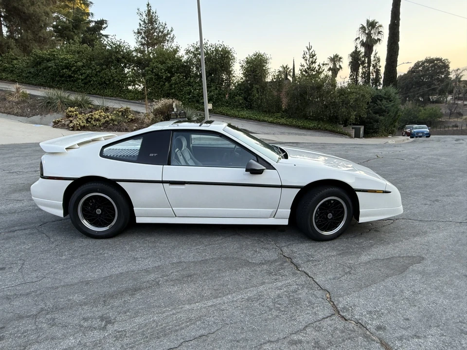 1988 Pontiac Fiero GT - Image 7 of 31