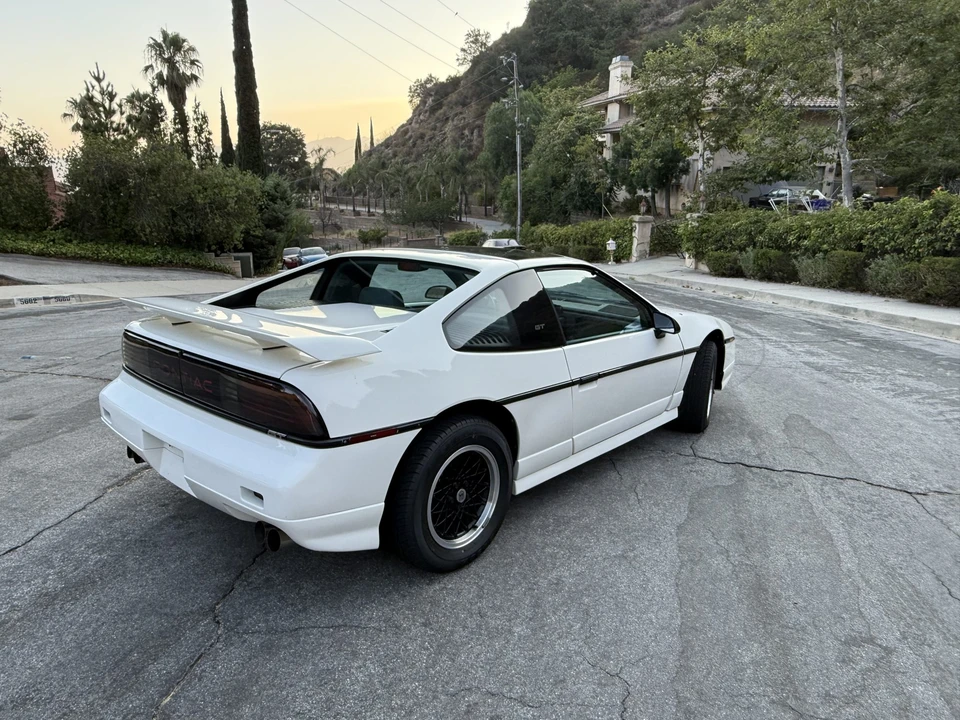1988 Pontiac Fiero GT - Image 9 of 31