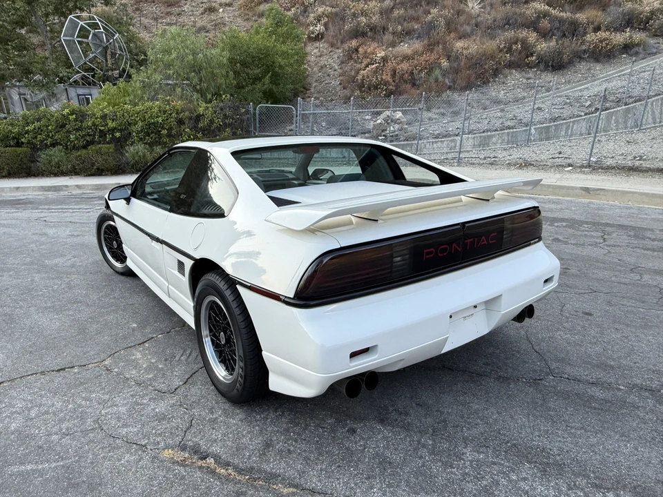 1988 Pontiac Fiero GT - Image 13 of 31