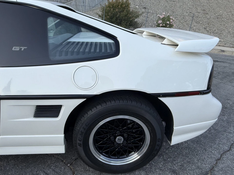 1988 Pontiac Fiero GT - Image 19 of 31
