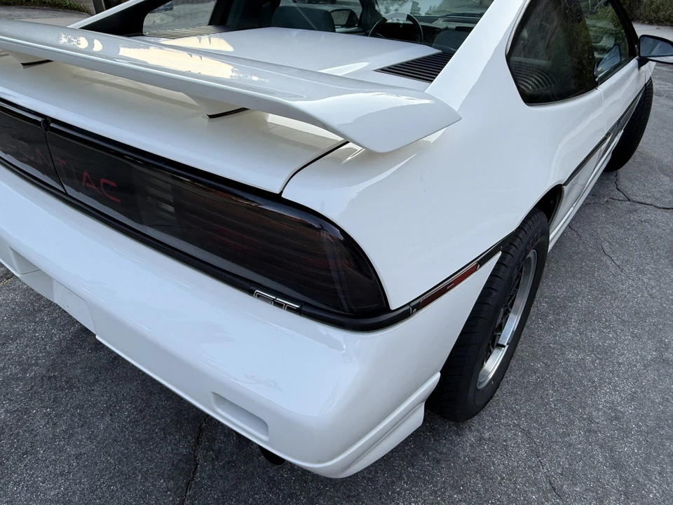 1988 Pontiac Fiero GT - Image 22 of 31