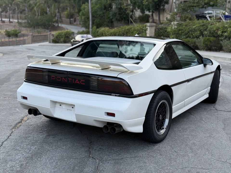 1988 Pontiac Fiero GT - Image 10 of 31
