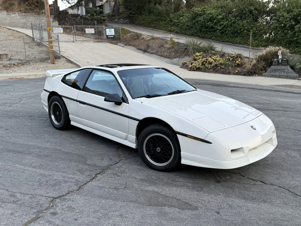 1988 Pontiac Fiero GT - Image 6 of 31