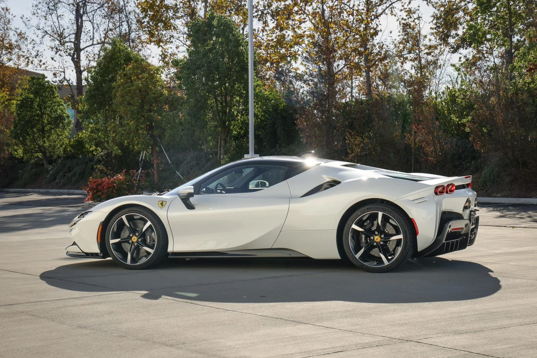 2023 Ferrari SF90 Stradale - Image 5 of 31