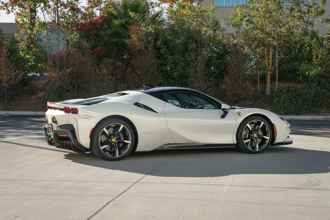 2023 Ferrari SF90 Stradale - Image 11 of 31