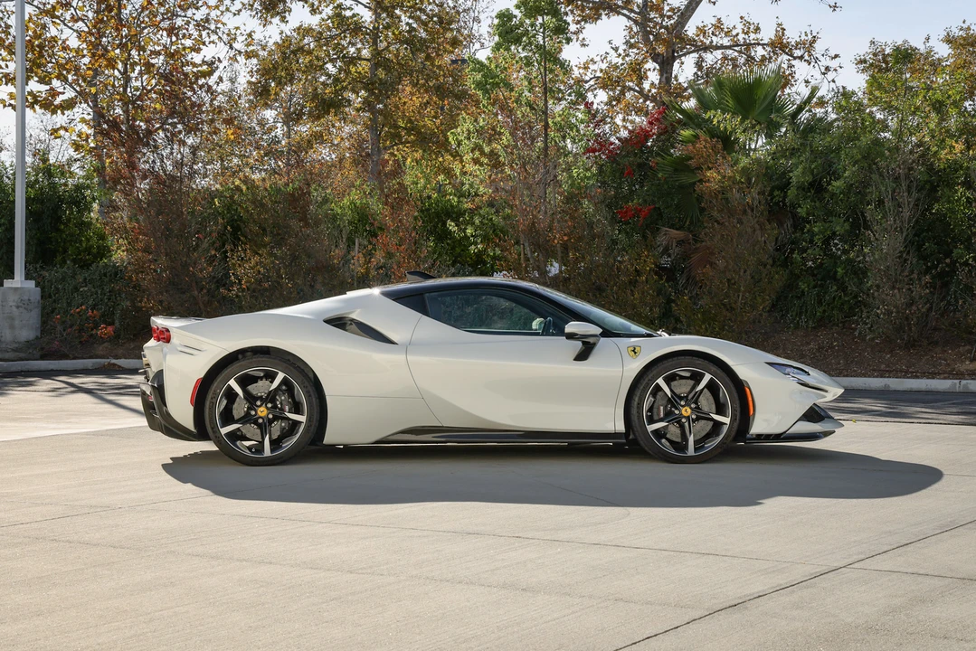 2023 Ferrari SF90 Stradale - Image 12 of 31