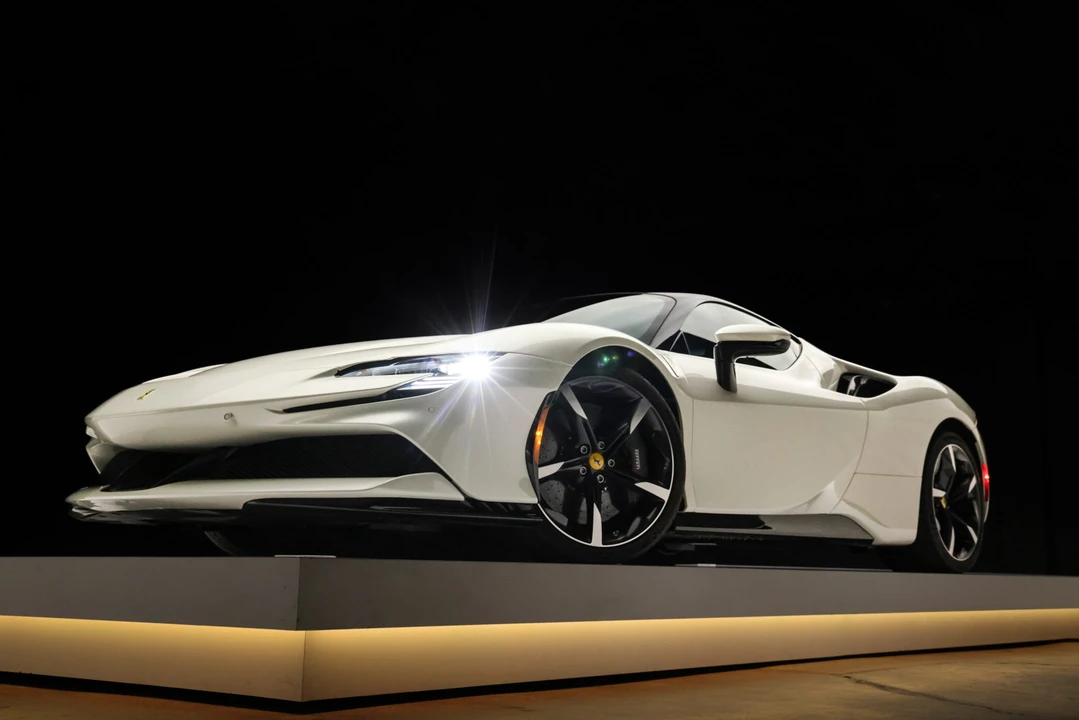 2023 Ferrari SF90 Stradale - Image 19 of 31