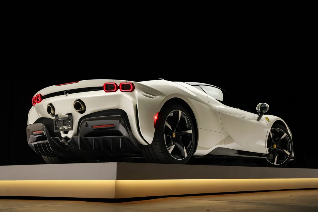 2023 Ferrari SF90 Stradale - Image 28 of 31