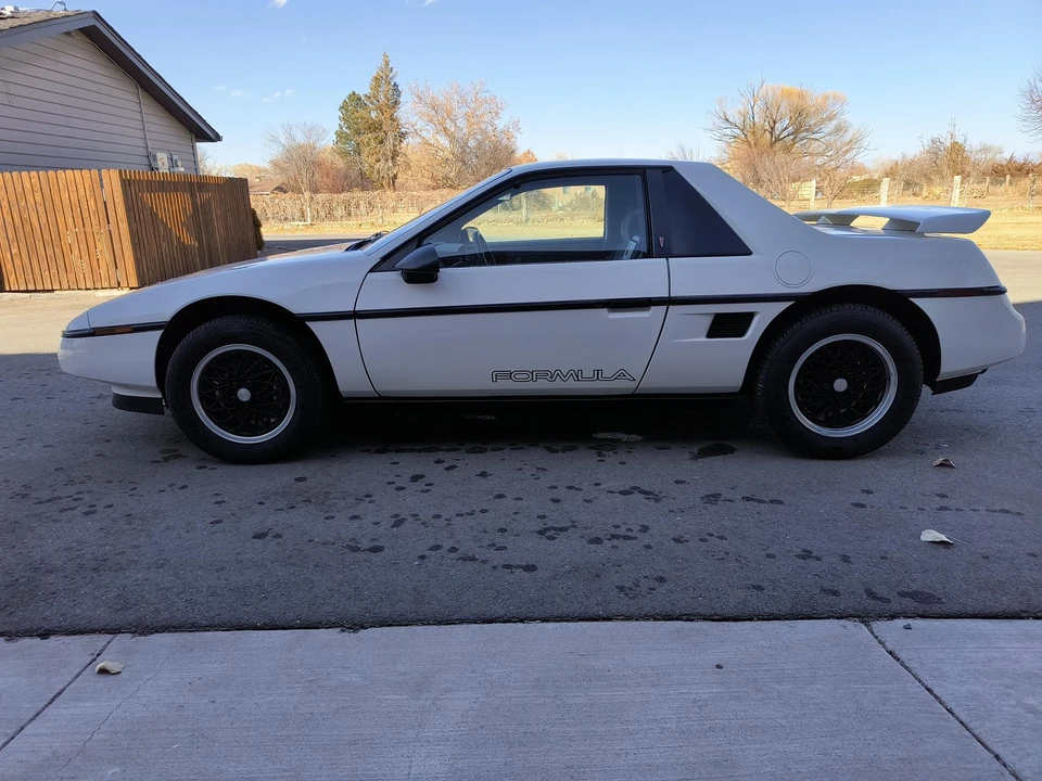 1988 Pontiac Fiero Formula - Image 6 of 31