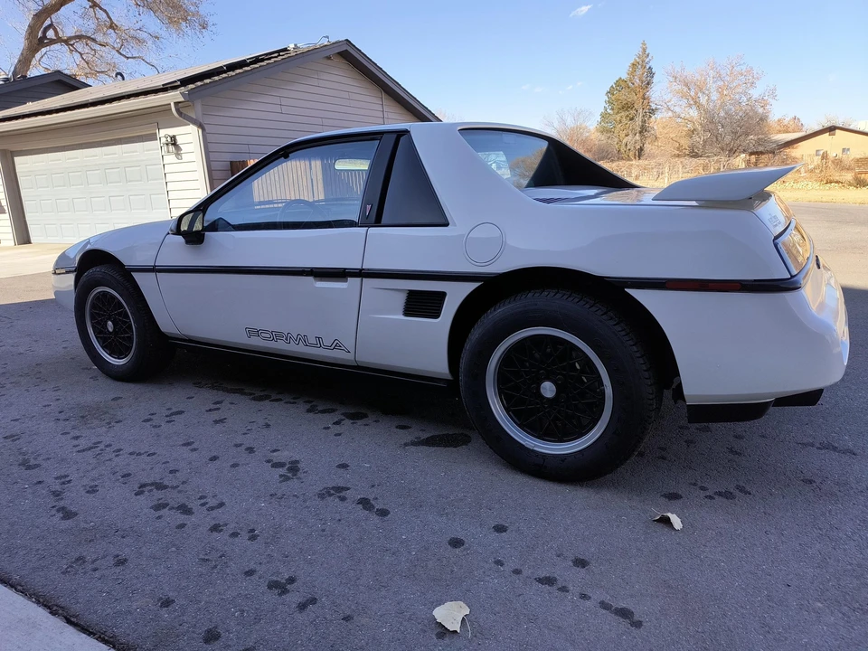 1988 Pontiac Fiero Formula - Image 7 of 31