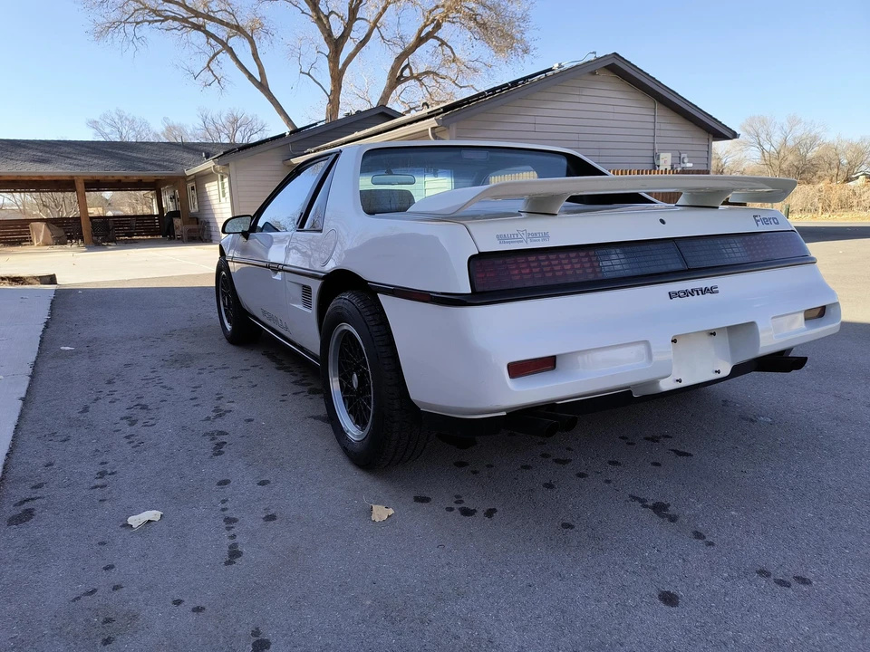 1988 Pontiac Fiero Formula - Image 8 of 31