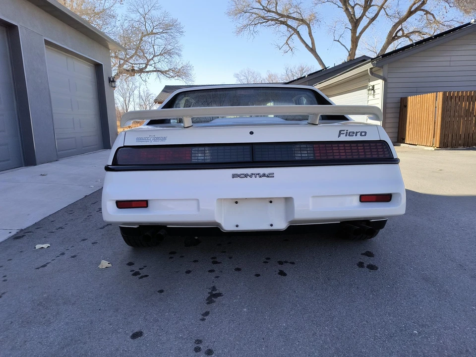 1988 Pontiac Fiero Formula - Image 9 of 31