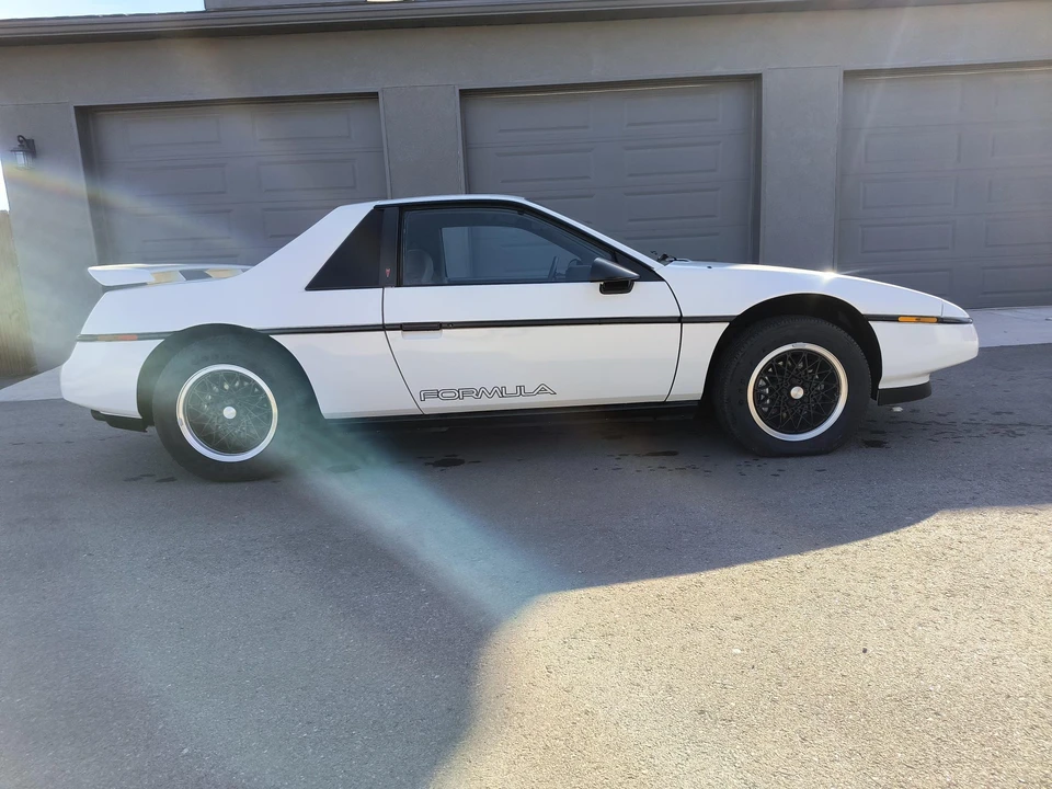 1988 Pontiac Fiero Formula - Image 12 of 31