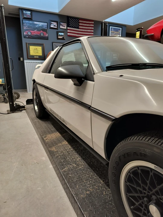 1988 Pontiac Fiero Formula - Image 22 of 31