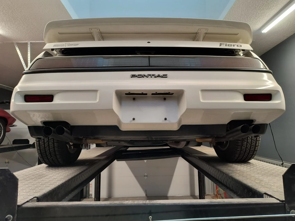 1988 Pontiac Fiero Formula - Image 24 of 31