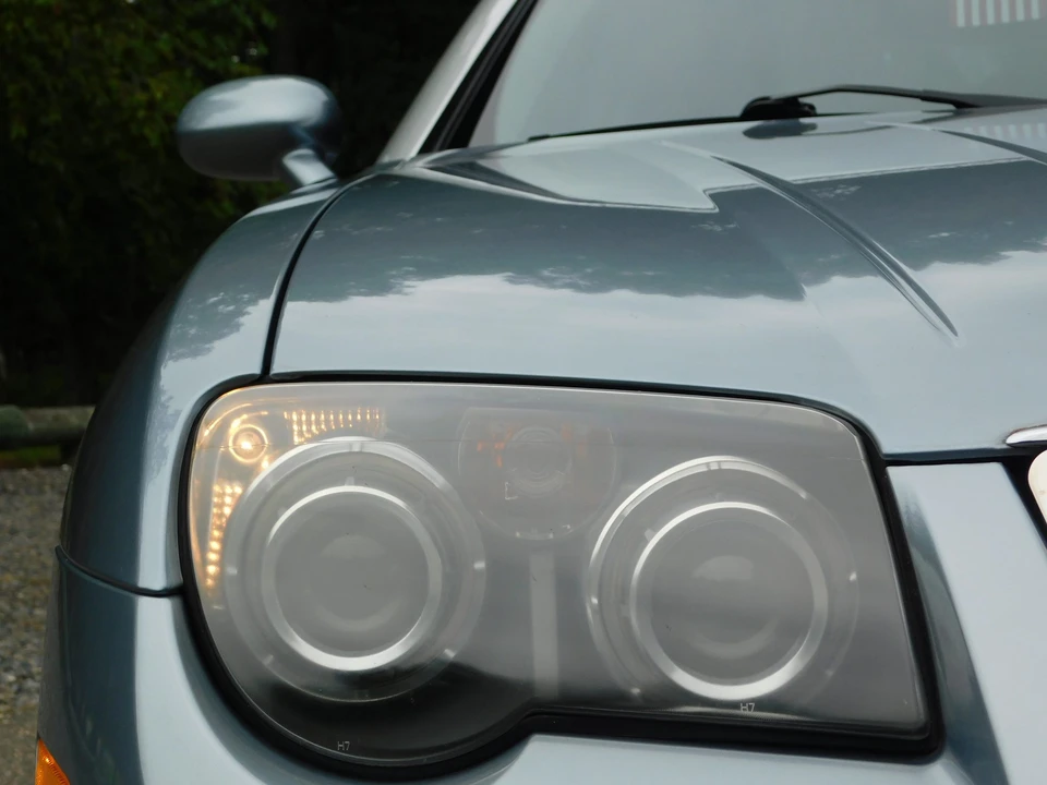 2005 Chrysler Crossfire - Image 19 of 31