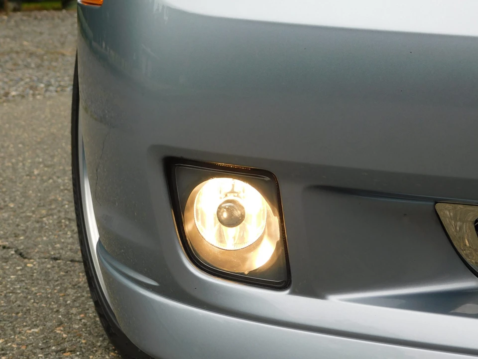 2005 Chrysler Crossfire - Image 21 of 31