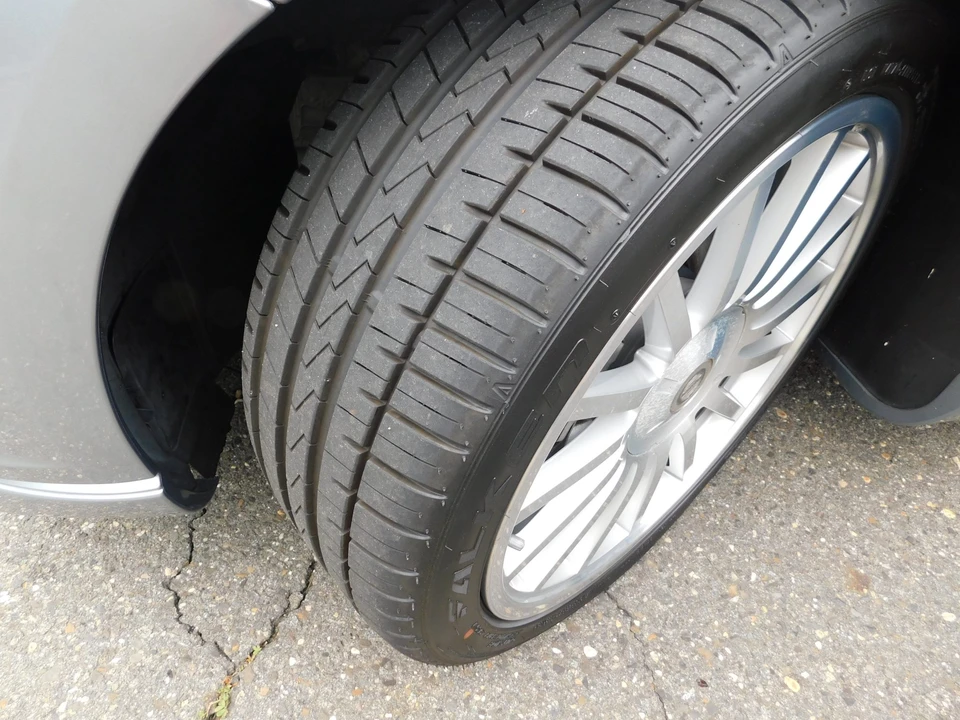 2005 Chrysler Crossfire - Image 30 of 31