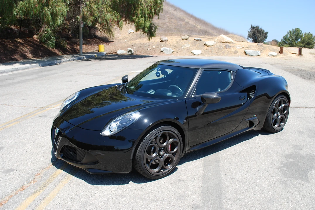 2017 Alfa Romeo 4C Coupe - Image 2 of 31