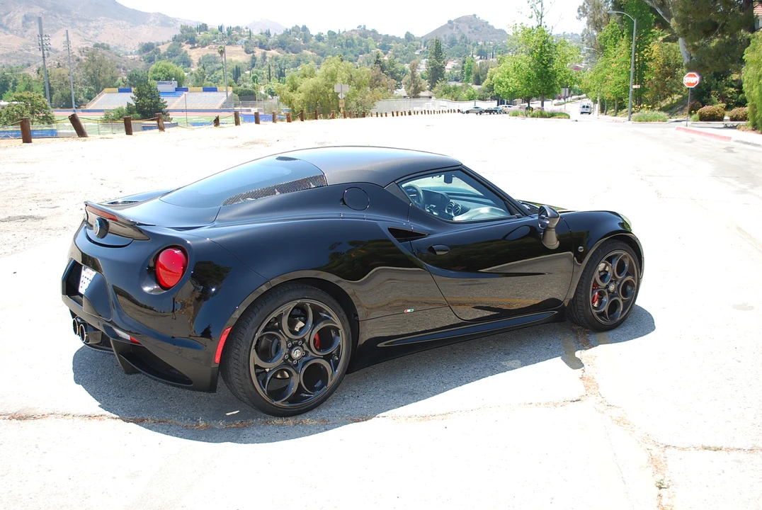 2017 Alfa Romeo 4C Coupe - Image 9 of 31