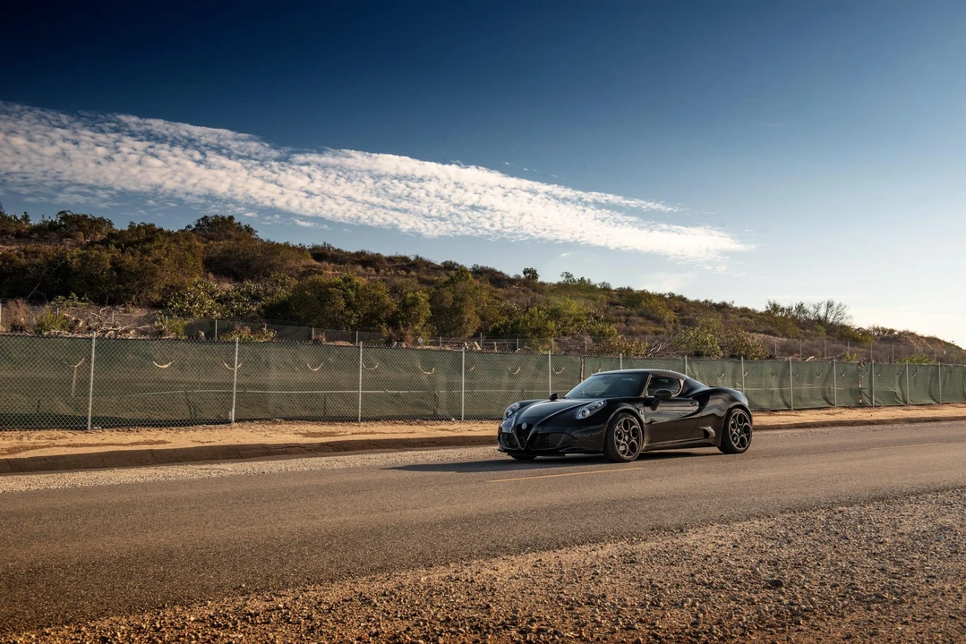 2017 Alfa Romeo 4C Coupe - Image 16 of 31