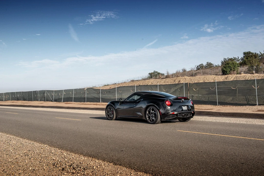 2017 Alfa Romeo 4C Coupe - Image 19 of 31